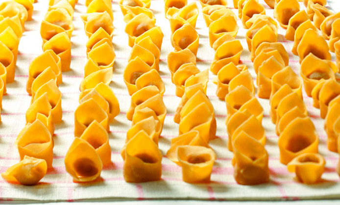 ricetta tortellini natale