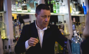 Angelo De Valeri bartender al The Gin Corner